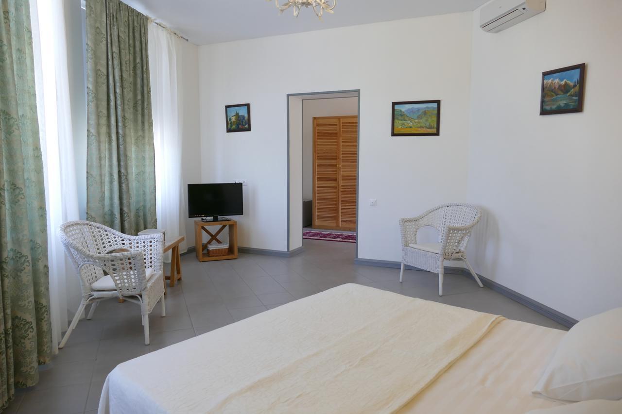 Heliopark Gora Bagrata Otel Sohum Dış mekan fotoğraf