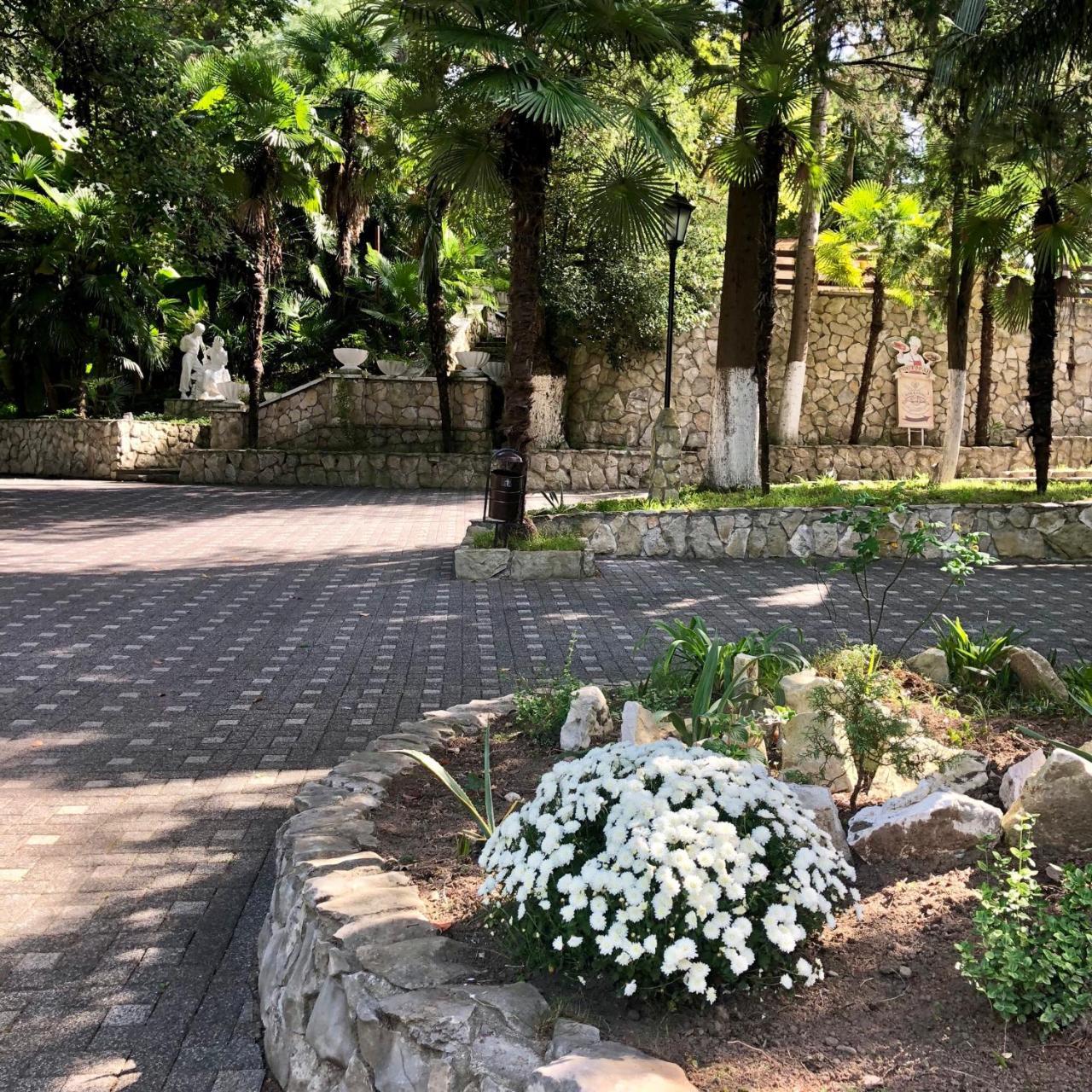Heliopark Gora Bagrata Otel Sohum Dış mekan fotoğraf